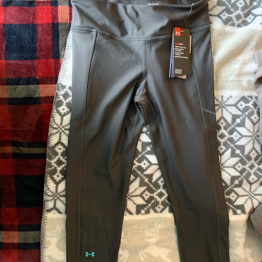 Cropped underarmour pants !